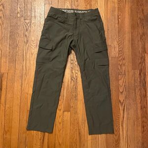 under armour men’s green khaki straight leg preppy athletic cargo pants 34 x 30